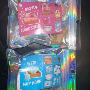 Tropical Sugar Scrub and Fresh Bath Bomb Set